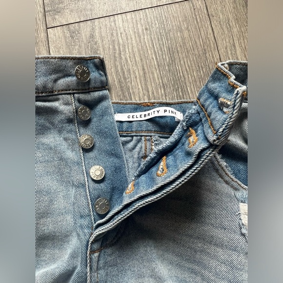 Celebrity pink the rebel rainbow striped distressed mom Jean shorts. Size 7/28 - Picture 4 of 9